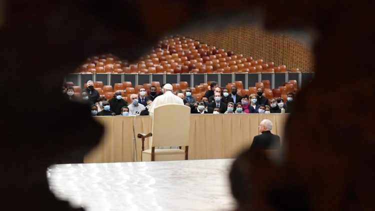 Le Pape et les membres de la faculté théologique pontificale Marianum, ce samedi 24 octobre 2020.