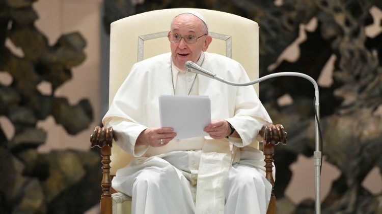 Papa Francisc încurajează ordinele călugărești să susțină pactul educativ global.