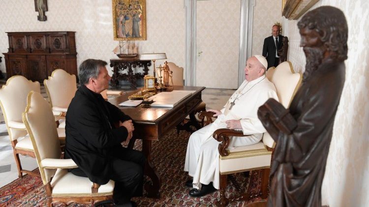 Папа Францішак і кардынал Марыё Грэк