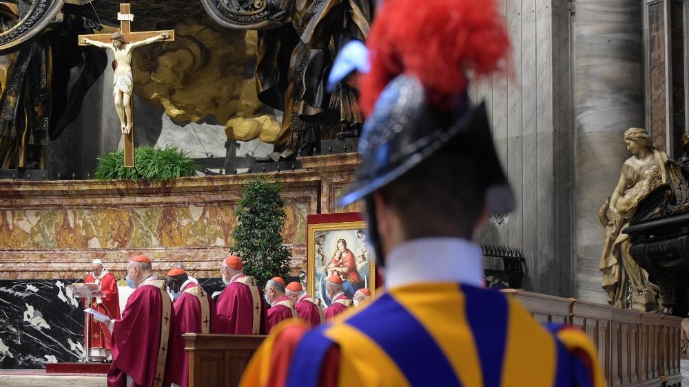 2020.11.05 Santa Messa per cardinali e vescovi defunti