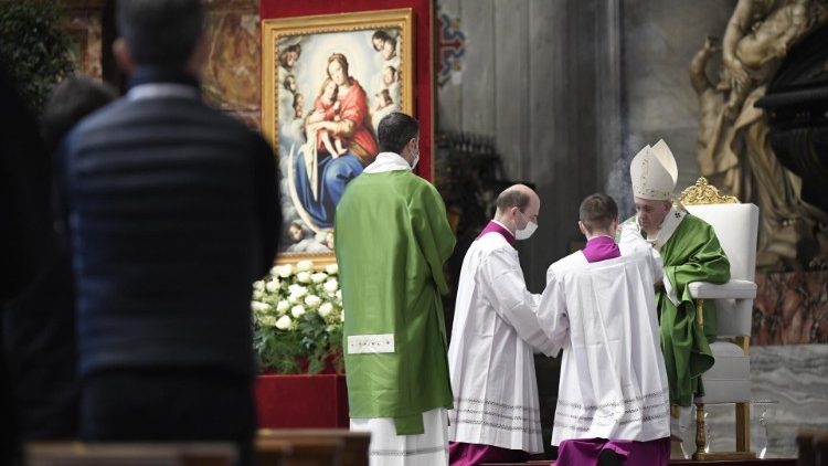 Pope Francis celebrates Mass on the World Day of the Poor