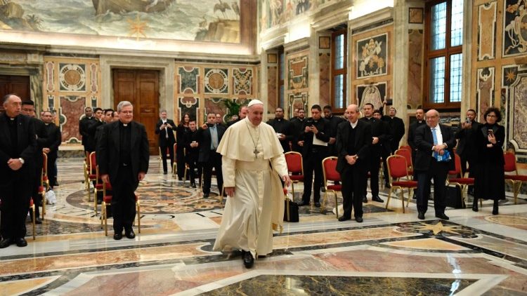 Le Pape lors de son audience au "Pontificio Collegio Pio Latino Americano di Roma", le 20 novembre 2020 au Palais apostolique.