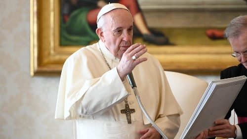 Papst bei Generalaudienz: Kirche ist weder Partei noch Unternehmen 