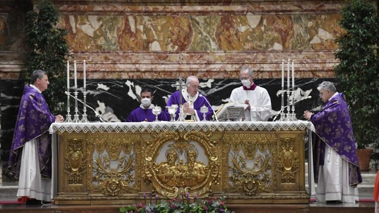 Pápai szentmise az új bíborosokkal a Katedra oltárnál Advent első vasárnapján  