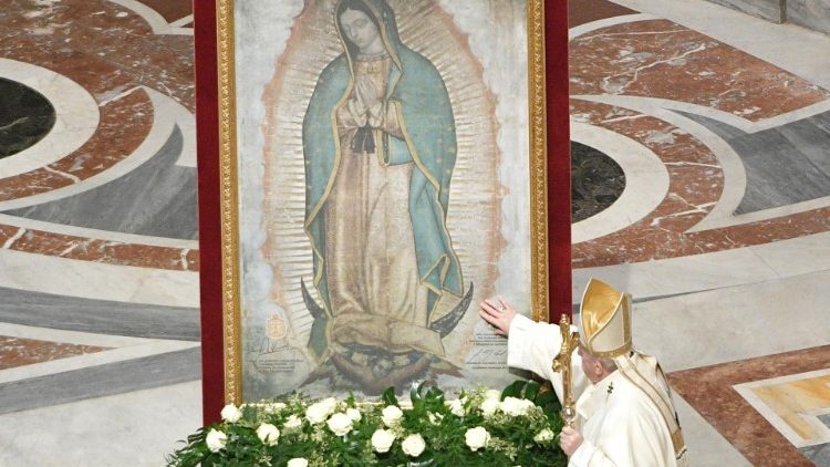  Fotografie de arhivă, din 12.12.2020 - Papa Francisc în bazilica vaticană, la Sfânta Liturghie în comemorarea Fericitei Fecioare Maria de la Guadalupe, patroana cerească a Americii Latine