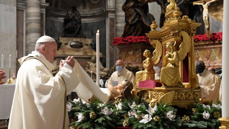 Papa Francisc la Sfânta Liturghie a Nopții de Crăciun.
