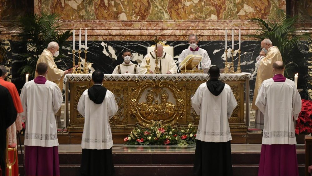 Omša vo Svätej noci vo Vatikánskej bazilike (24. dec. 2020)