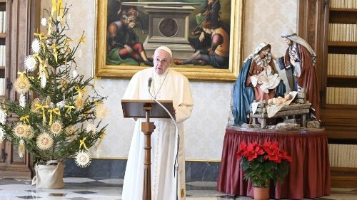 Pope Francis reflects on Holy Family at Sunday Angelus