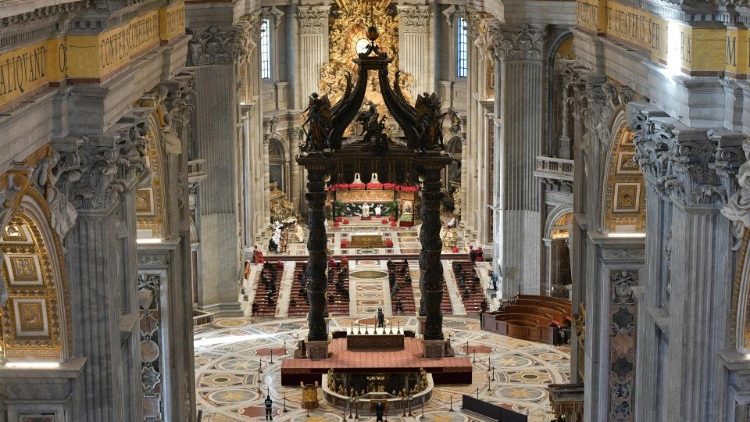 Autel de la confession, basilique Saint-Pierre de Rome. 