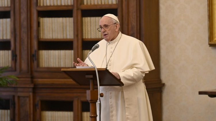 Папа во время молитвы "Ангелус" 24 января 2021 года