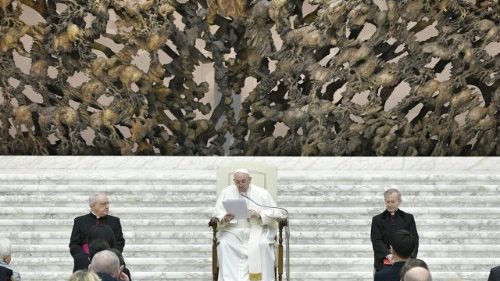 Je?í?ova opu?tnost na k?í?i je jádrem k?es?anství i va?eho charismatu, ?ekl pape? Hnutí fokoláre