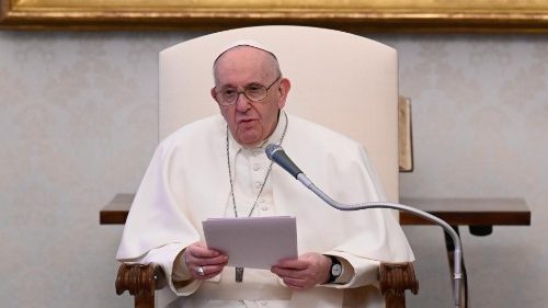 Il Papa: Dio ci viene incontro nell' "oggi" che stiamo vivendo