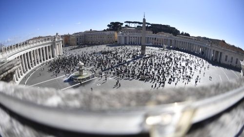 Papst beim Angelus: Gott hält keinen „Sicherheitsabstand“ ein