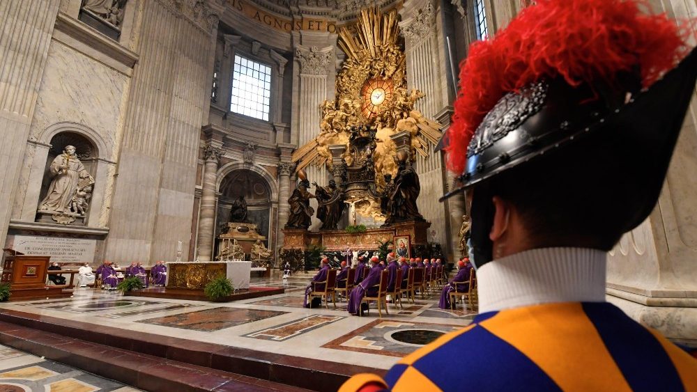 Slávenie Popolcovej stredy vo Vatikánskej bazilike