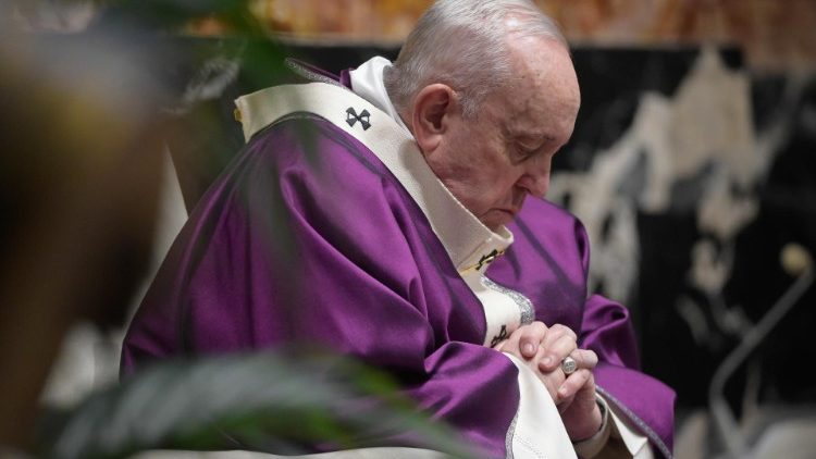 O Papa Francisco durante a Quarta-feira de Cinzas do ano passado na Basílica de São Pedro (Vatican Media)