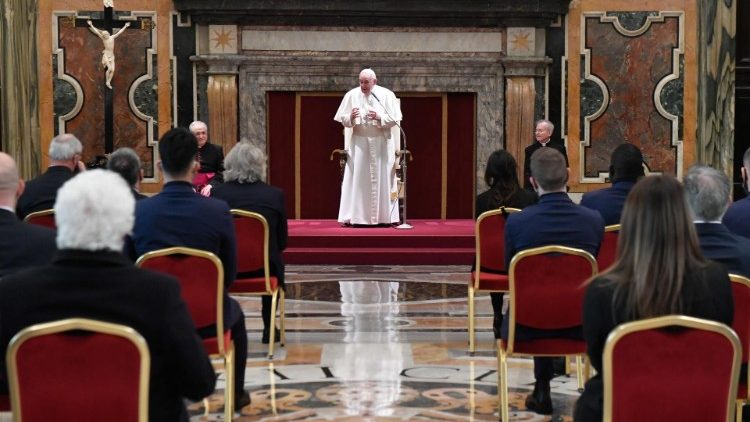 Papa encontra jogadores e dirigentes da Sampdoria no Vaticano