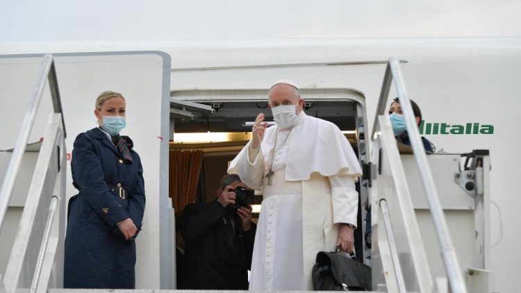 教宗搭乘專機出訪