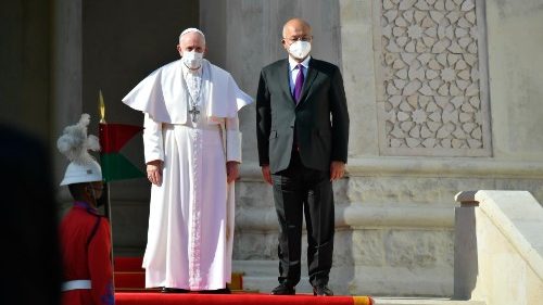 Apelo do Papa às autoridades: Calem-se as armas! Iraquianos querem viver e rezar em paz