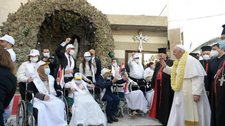 Papst Franziskus bei der Begegnung mit Bischöfen, Priestern, Ordensleuten, Seminaristen und Katecheten in Bagdad am Freitag