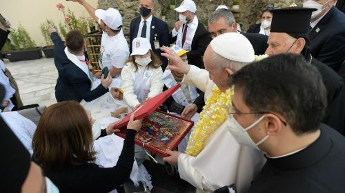 Les images fortes de la première journée du Pape François en Irak