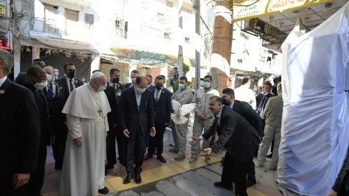 Pope Francis meets  Iraq's Grand Ayatollah Al-Sistani