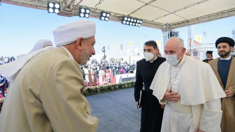 Papa Francisc la întâlnirea interreligioasă din cetatea Ur a Caldeilor, în Irak.