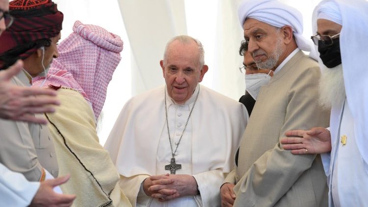Pápež František s náboženskými lídrami