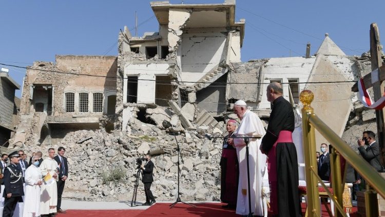 Папа Франциск по време на визитата в Мосул, Ирак