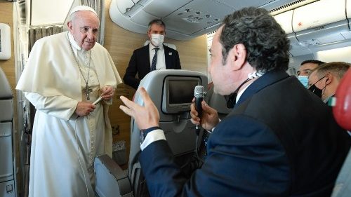 Fliegende PK nach Irak-Reise: Papst zeigt Weg des Dialogs auf