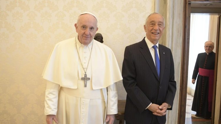 El Santo Padre Francisco junto al Presidente de la República de Portugal, Marcelo Rebelo de Sousa