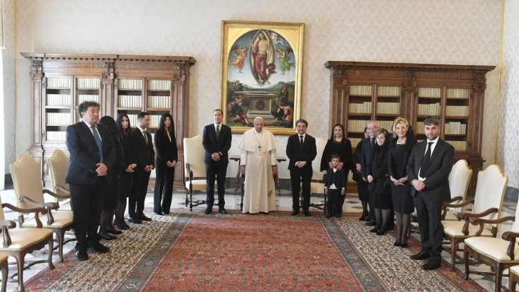 Papa Francisko tarehe16 Machi 2020 amekutana na Bwana Alessandro Cardelli  na Mirko Dolcini, viongozi wakuu wa Jamhuri ya Watu wa San Marino