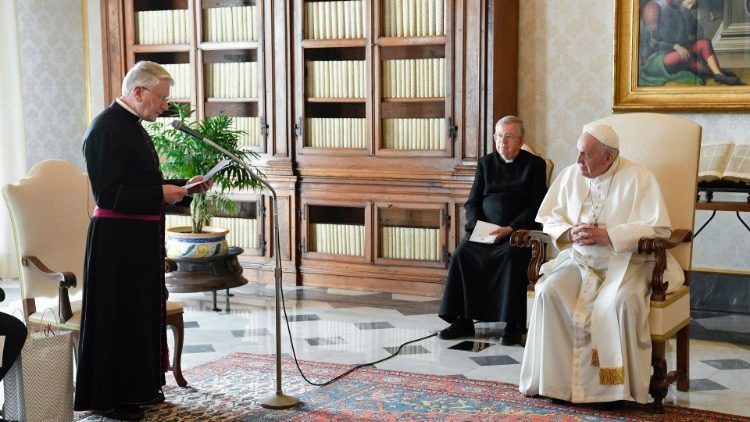 Papa në takimin me Kolegjin Papnor Belg