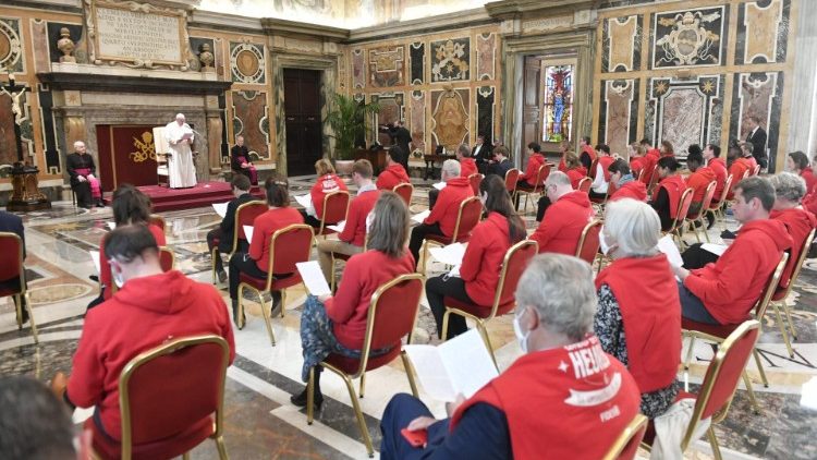 Papa Francisc s-a întâlnit sâmbătă, 20 martie a.c., în Vatican, cu responsabili şi voluntari ai organizaţiei de caritate "Fidesco" (Foi et Coopération)