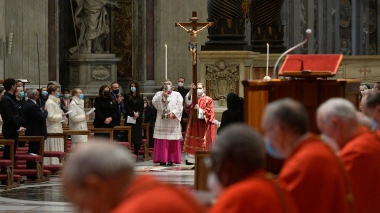 Богослужение Страстной пятницы в Ватикане (2 апреля 2021 г.)