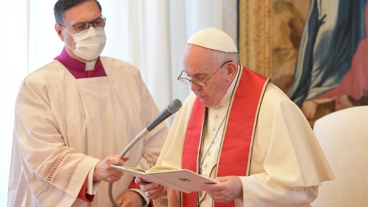 O Papa durante o Consistório Ordinário Público para a canonização em março de 2021
