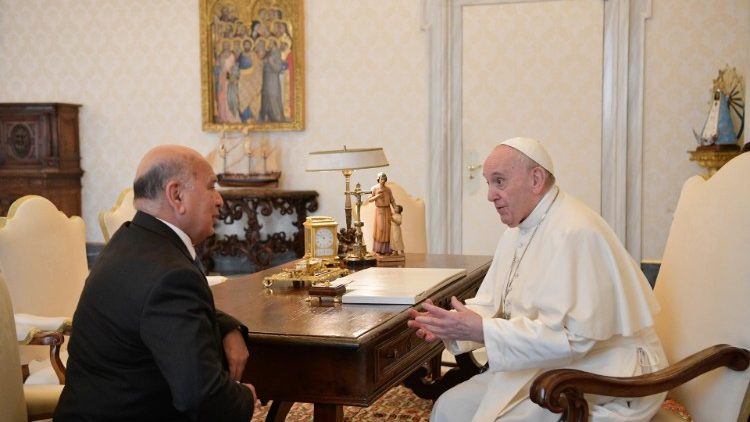 Påven Franciskus med Fuad Hussein 