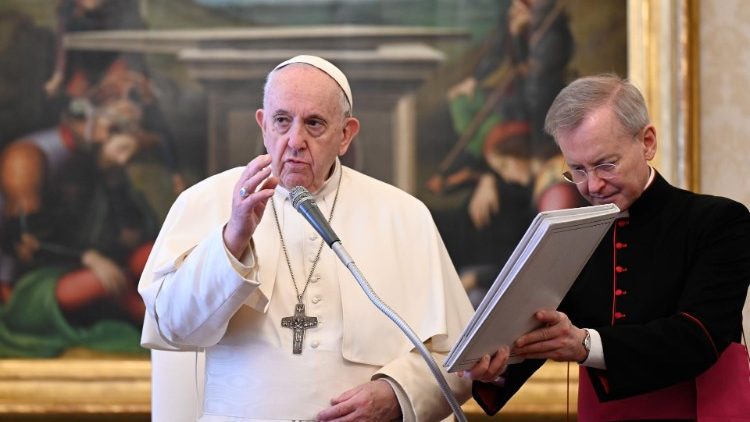 Påven Franciskus vid allmänna audiensen 5 maj 2021