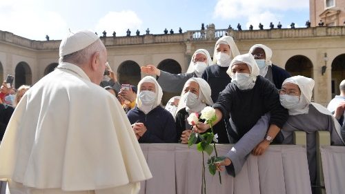 Vatikán po pol roku opäť ožil audienciami za účasti pútnikov - KATECHÉZA