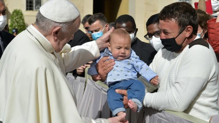 Papa Francisc a reluat audiențele generale în prezența fizică a credincioșilor.