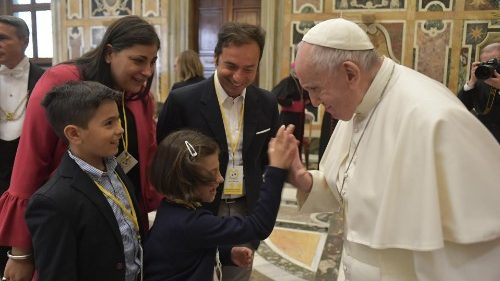 El Papa a Meter: sois el hogar de tantos niños cuya inocencia ha sido violada
