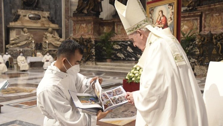 Papst Franziskus bei der Solidaritätsmesse für Myanmar