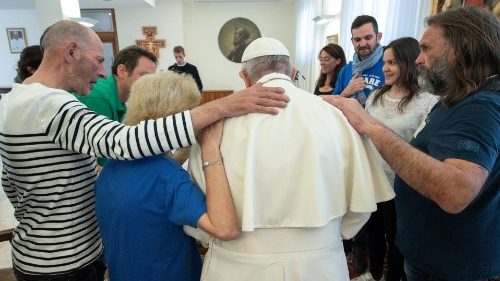 Pápež zachráneným bezdomovcom: Nie ste odpad, v Božích očiach ste poklad