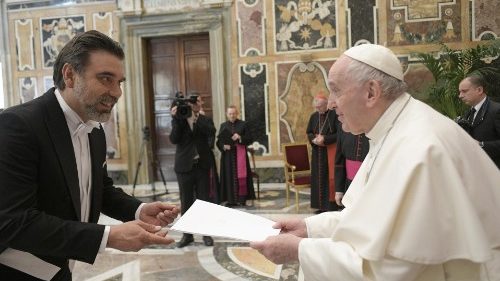 Påvens till ambassadörerna: ”Moralisk skyldighet att hitta gemensamma lösningar”