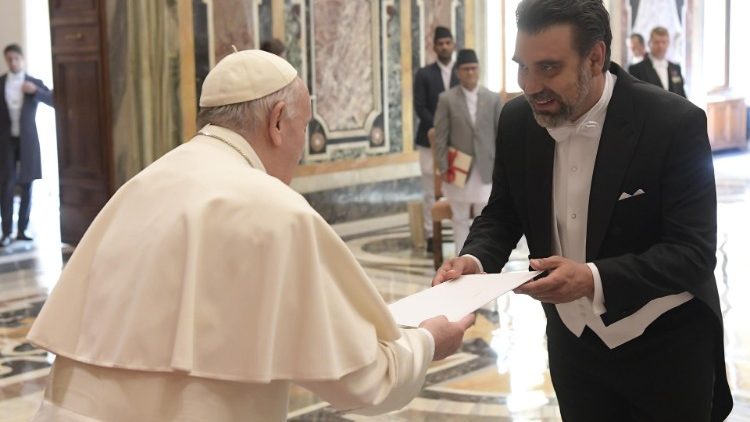 Encuentro con el Papa y los nuevos embajadores
