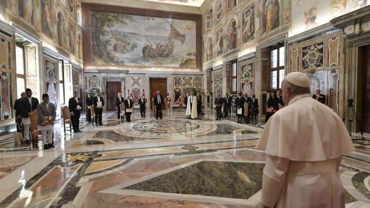 教宗方濟各5月21日接見前來呈遞到任國書的駐聖座新任大使