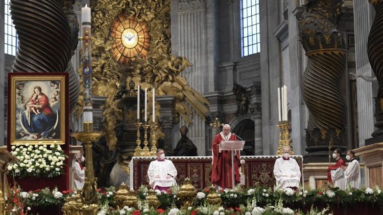 Света литургия за Петдесятница в базиликата „Свети Петър“. 2021.05.23 