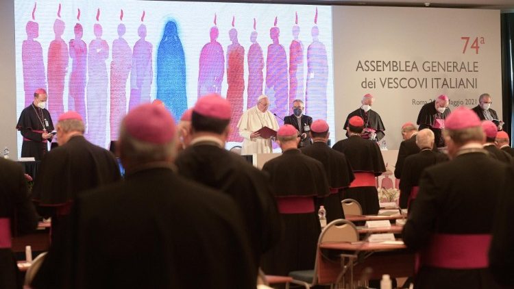 Die Vollversammlung der italienischen Bischöfe im Mai - dabei kam auch der Papst zu Besuch