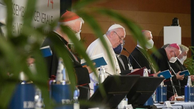 Baraza la Maaskofu Katoliki Italia linamtakia heri na baraka Papa Francisko.