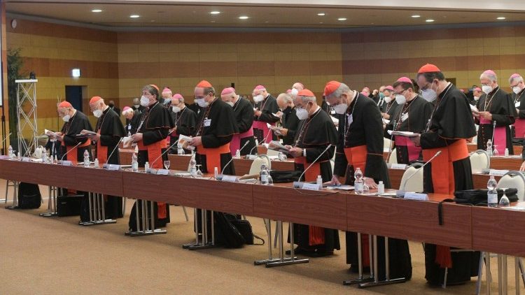 I vescovi della Conferenza Episcopale Italiana alla 74.ma Assemblea Generale a Roma il 24 maggio 2021