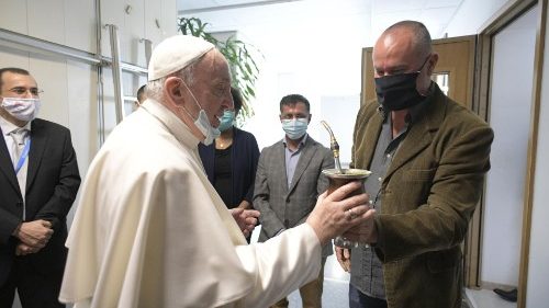 Papa visita a Rádio Vaticano - Vatican News: “O trabalho deve ser criativo e funcional"